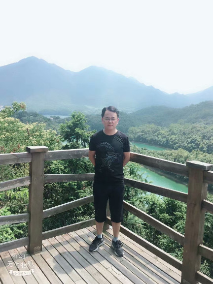 屈乾伟_副本.jpg